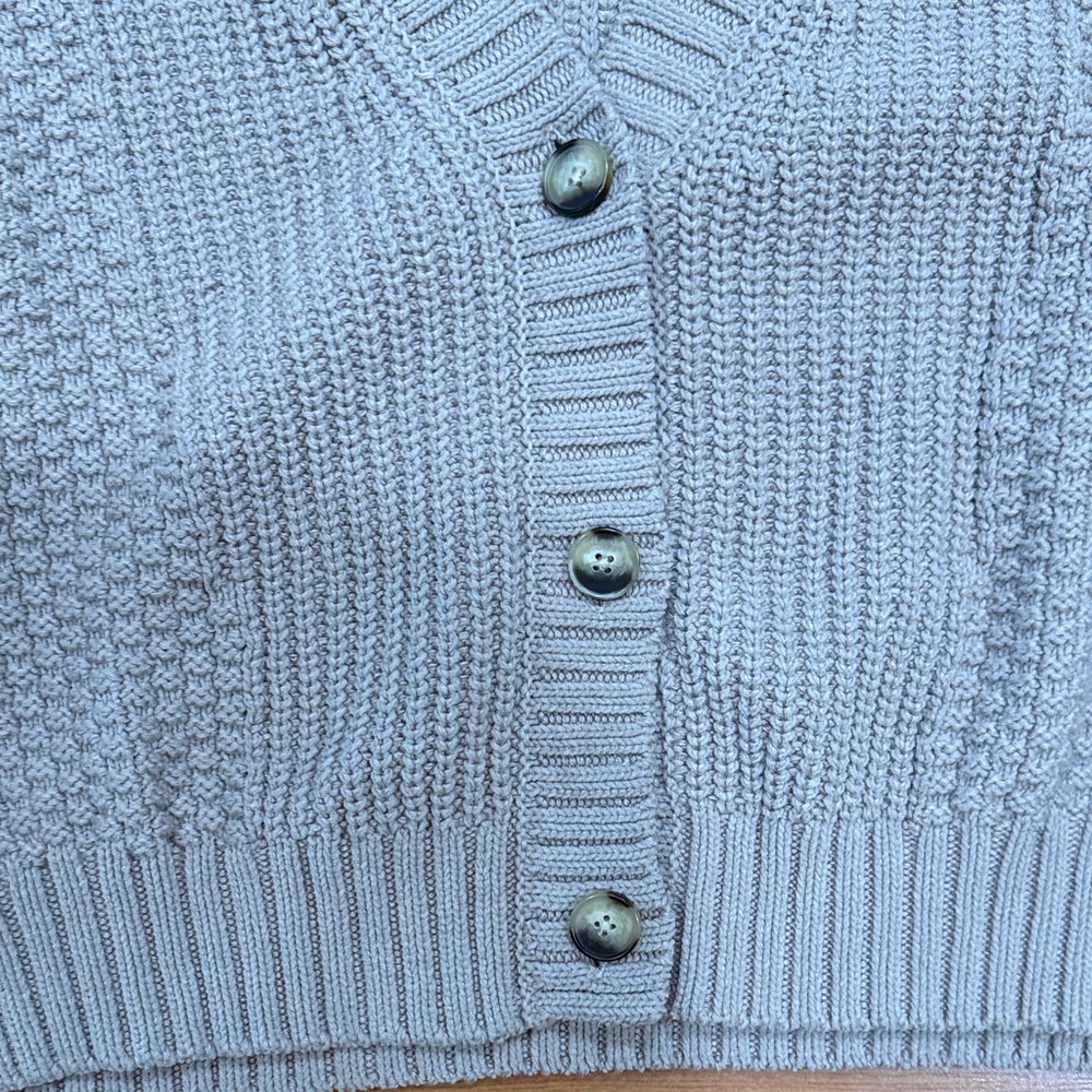 Abercrombie & Fitch Cameron Taupe Cropped Chunky V-Neck Cardigan - Picture 3 of 8